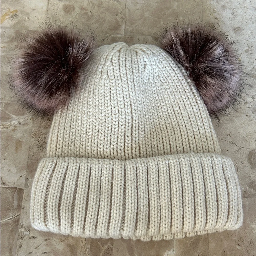 NWOT Kids Unbranded Double Pom Pom Cable Knit‎ Faux Fur Fleece Lined Beanie Hat